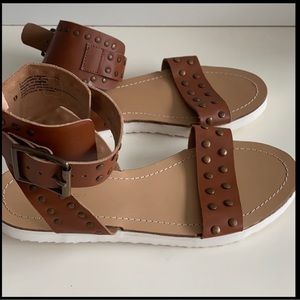 🆕Urban Outfitters Gladiator Sandals with studs Size 9